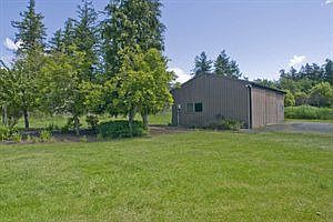 5th image of 6916 Bayview Dr NE