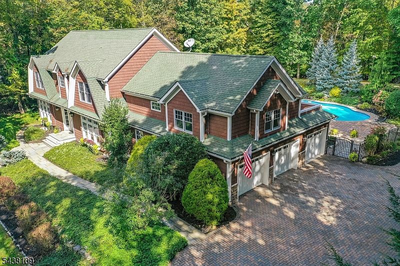 1st image of 44 Brookvale Rd