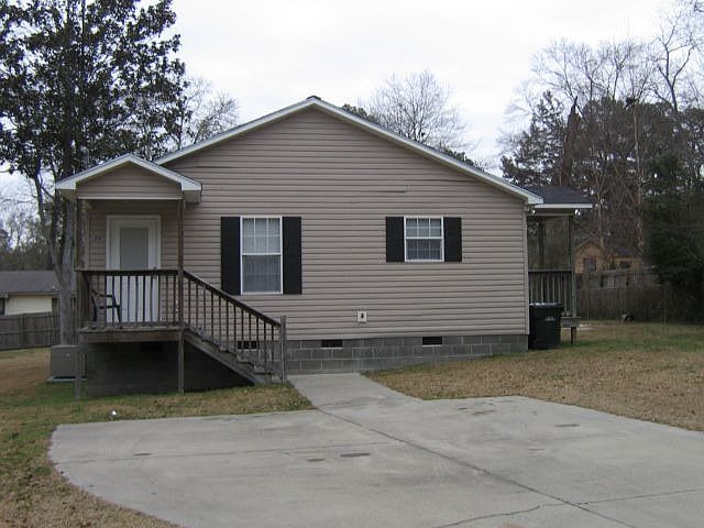 2nd image of 108 Lansing St