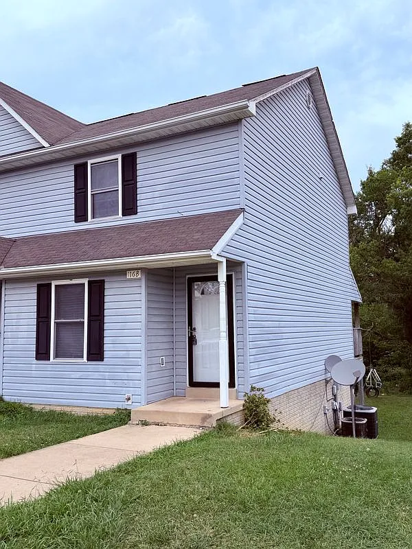 2 bed, 1.5 bath, 993 sqft, $1,295 — Photo 2