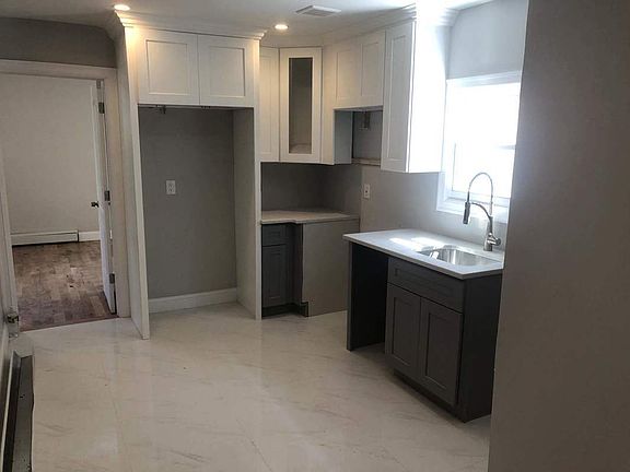 3rd image of 3810 Pratt Ave