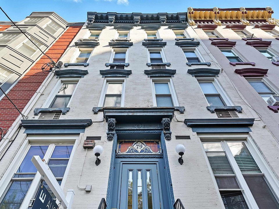1st image of 79 Garden St APT 1