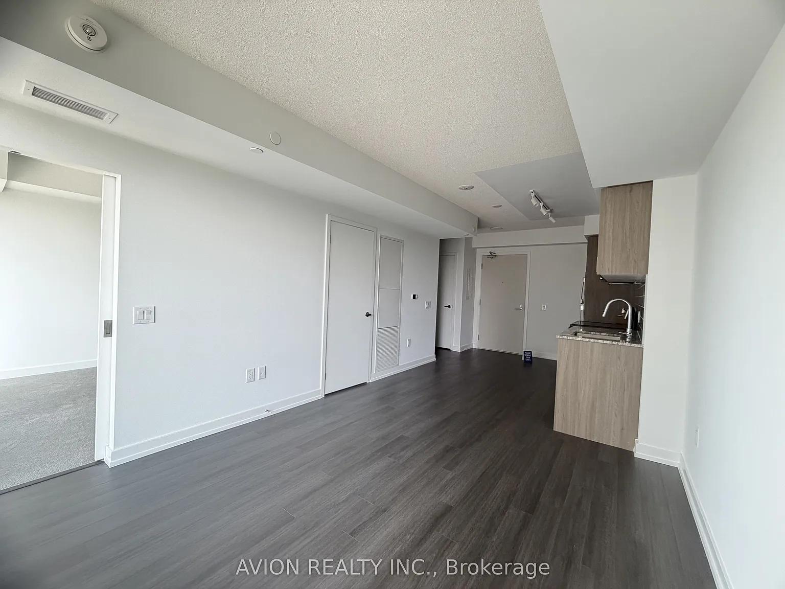 2 bed, $2,050 — Photo 4