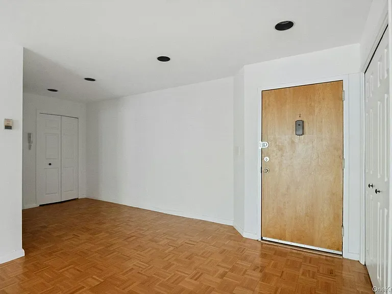 500 Central Park Ave #145 — Photo 3