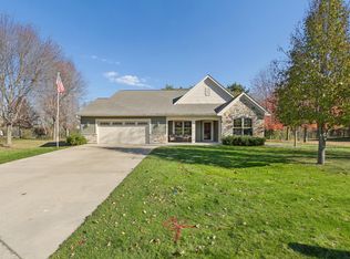 1448 Valley Creek Dr, New Richmond, WI 54017