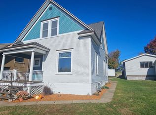 110 W Catlin St, Elizabeth, IL 61028