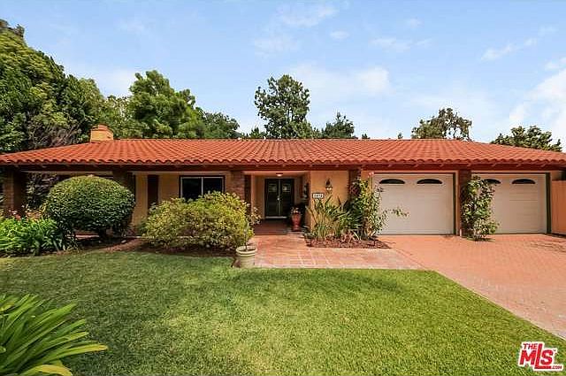 1st image of 1434 Green Oaks Dr