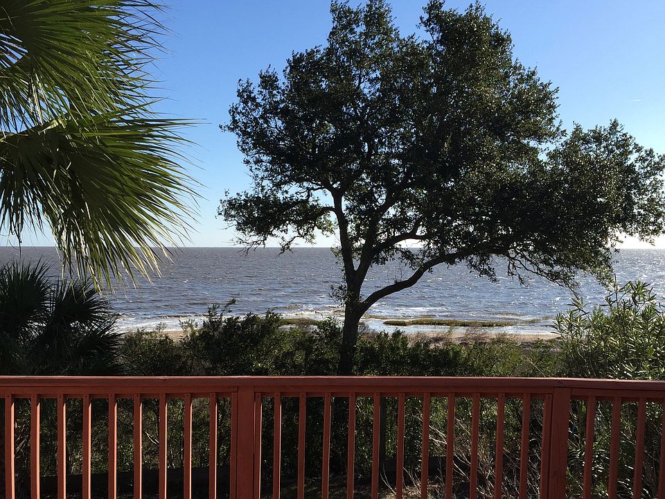 Lower level back deck