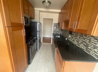 6117 183rd St #3, Fresh Meadows, NY 11365