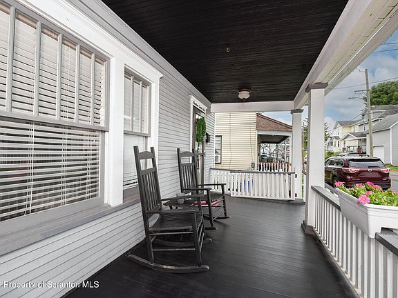 4th image of 1926 Smith Pl