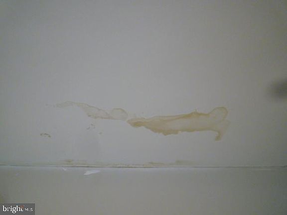 3rd image of 5118 Harford Rd