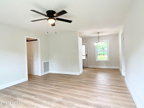 4th image of 1033 Ruskin Dr