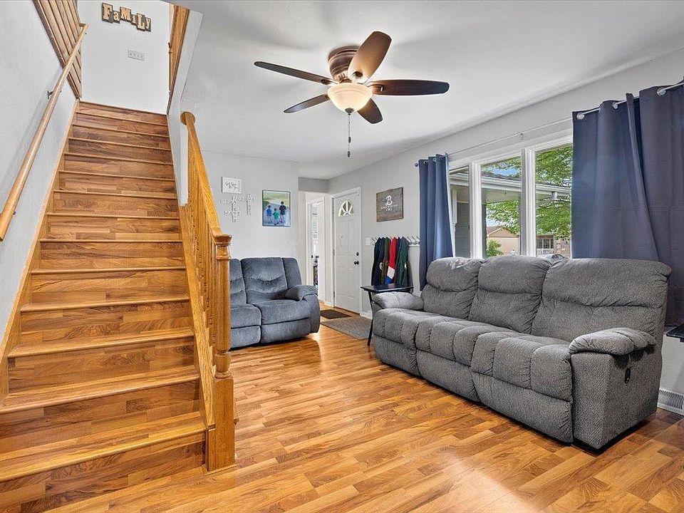 1207 Kaplan Dr, Waterloo, IA 50702 Zillow