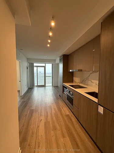 28 Interchange Way Photo 1