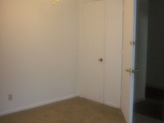 entry way/dining room