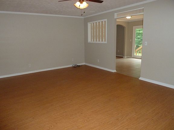 4th image of 55 Stone Wood Ln