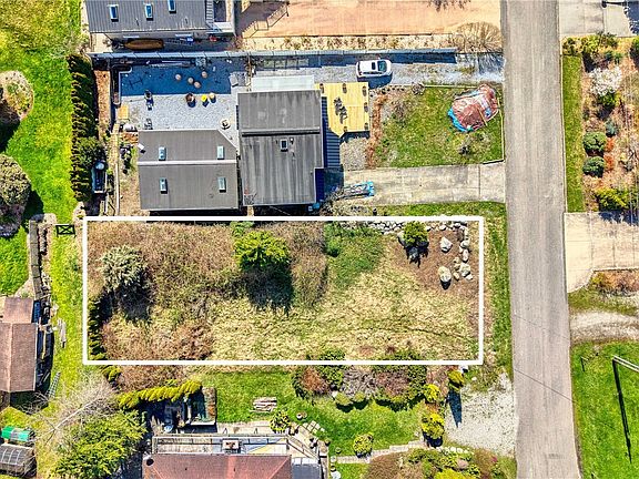 2nd image of 610 Highland Drive