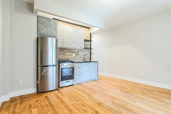 Rented by ERNY LLC | media 12