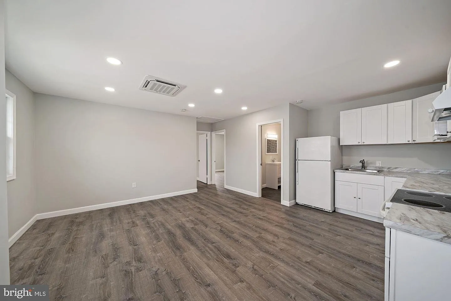 2 bed, 850 sqft, $1,950 — Photo 4