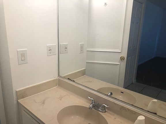 5th image of 4364 NW 9th Ave APT 16-1F