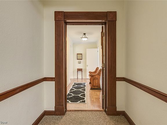 5th image of 15820 Van Aken Blvd APT 401