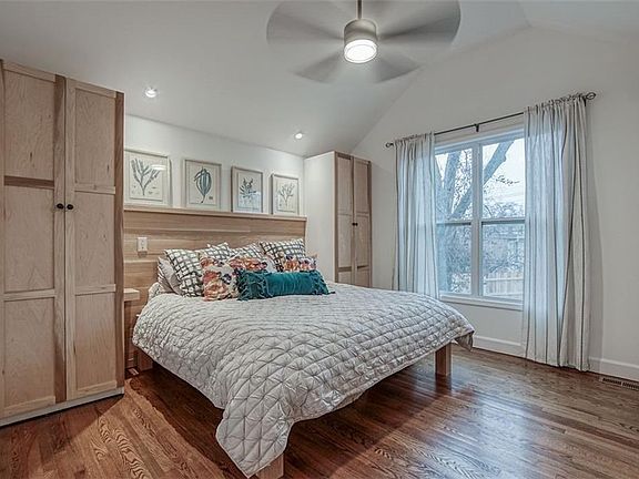 2nd image of 2119 W 74th Ter