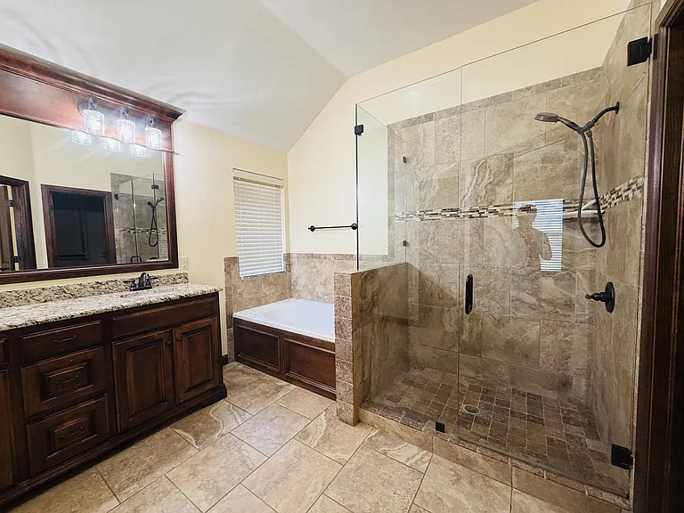18224 Bridlington Dr — Photo 9