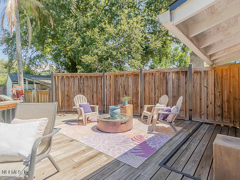 2751 Herschel St — Photo 24