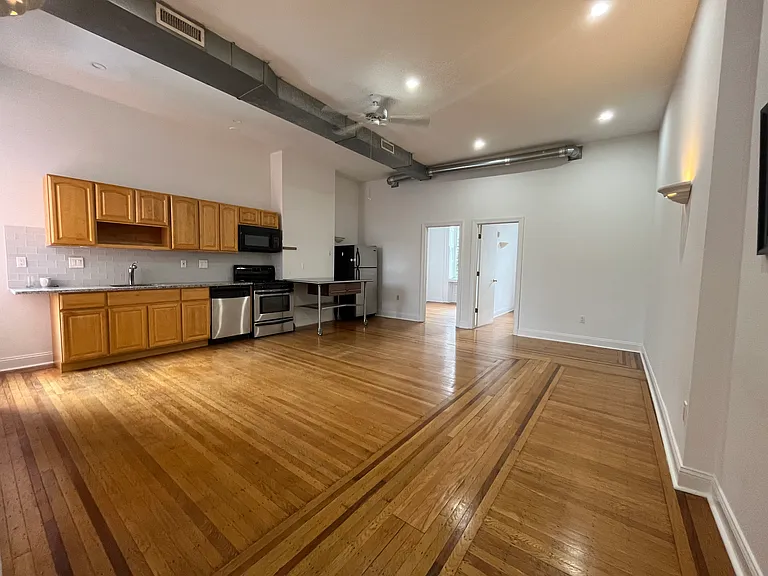 329 S 17th St #3 — Photo 5