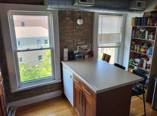 1366 W Ohio St APT 4R, Chicago, IL 60642