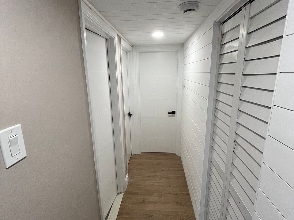 1st image of 513 Avon St Floor 1