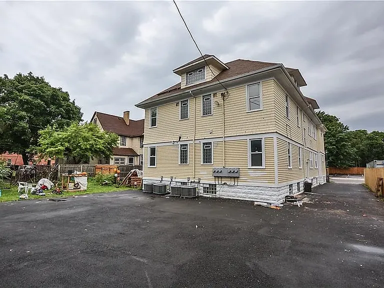 425 Gregory St #1 — Photo 18