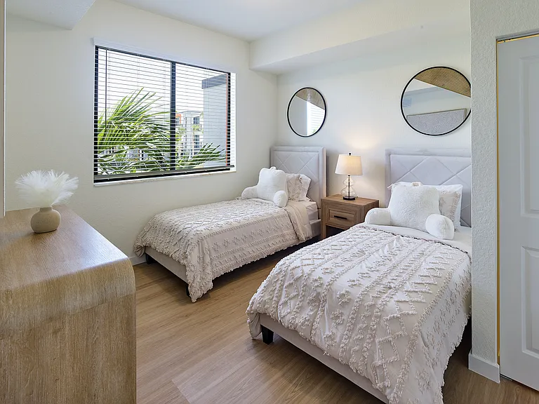 Gateway Luxury Apartments — Photo 9