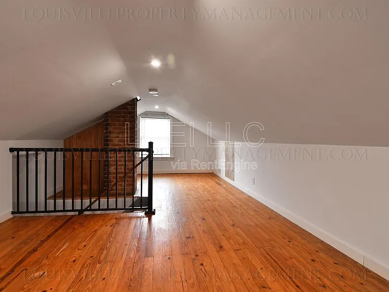702 Compton St — Photo 12