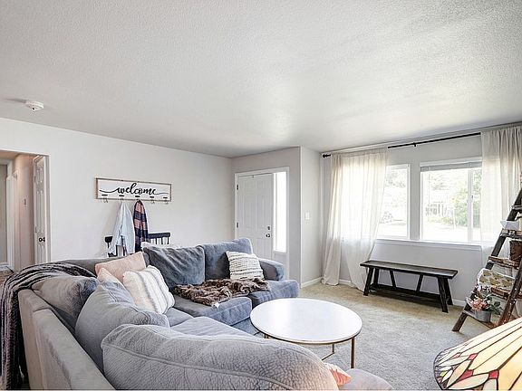 4th image of 8950 El Oro Plaza Dr
