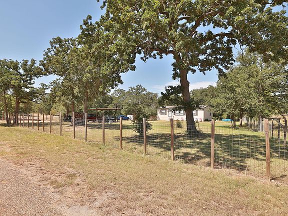 3rd image of 100 Tanglewood Ln