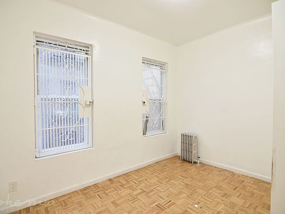 3rd image of 22 Saint Nicholas Pl #3A