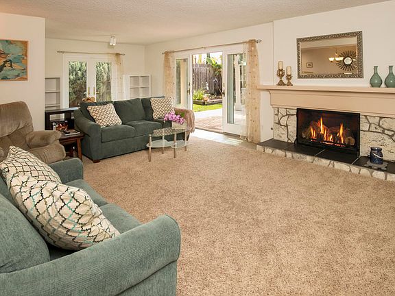 4th image of 4245 Venice Ln