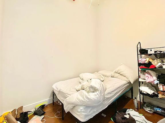 4th image of 7 McKibbin Ct #414