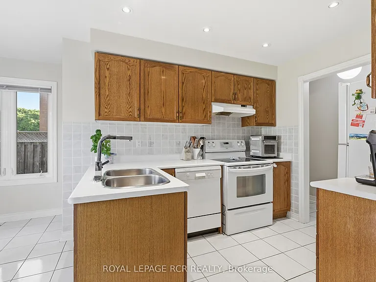 50 Whitbread Ave — Photo 4