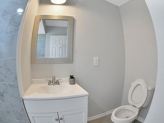 5th image of 6207 Lovett Ave
