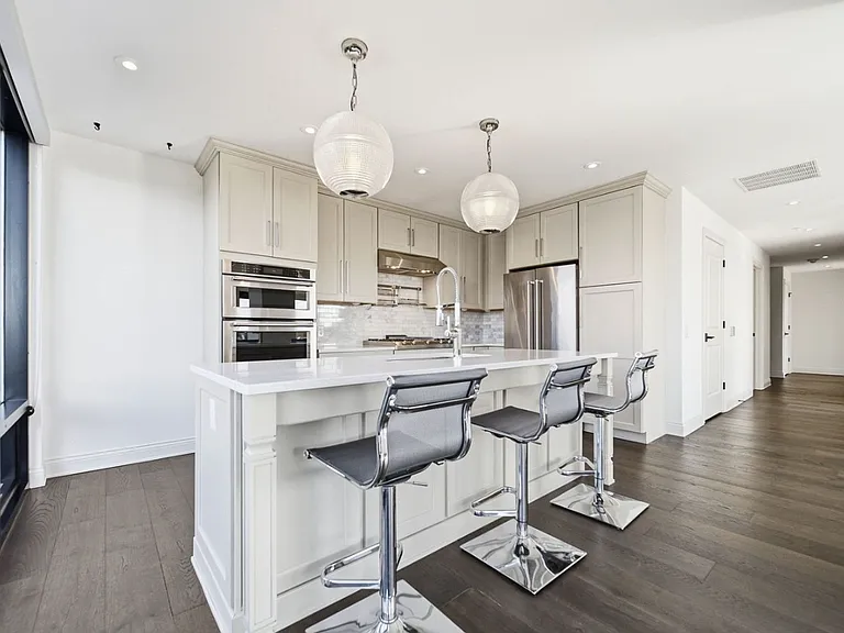 HUBBARD PARK PLACE — Photo 24