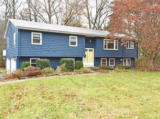 50 Arrow Ln, North Kingstown, RI 02852