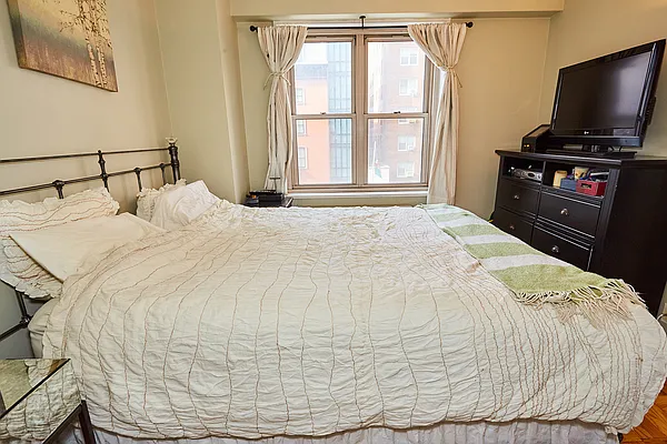 Sold by The Bamberger Group | media 6