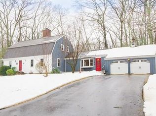 11 Lantern Ln, Boxford, MA 01921