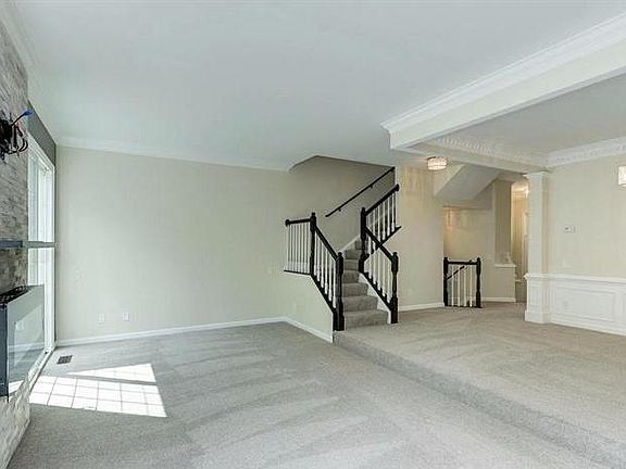 3rd image of 4623 Fair Valley Dr