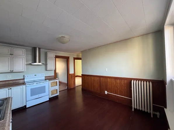3 Howard St #D, Springvale, ME 04083