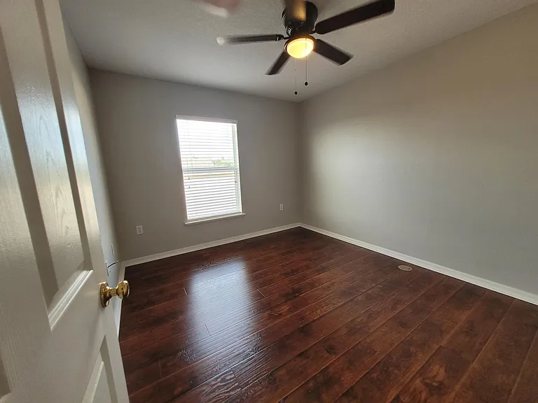 3805 Exeter Ln — Photo 14