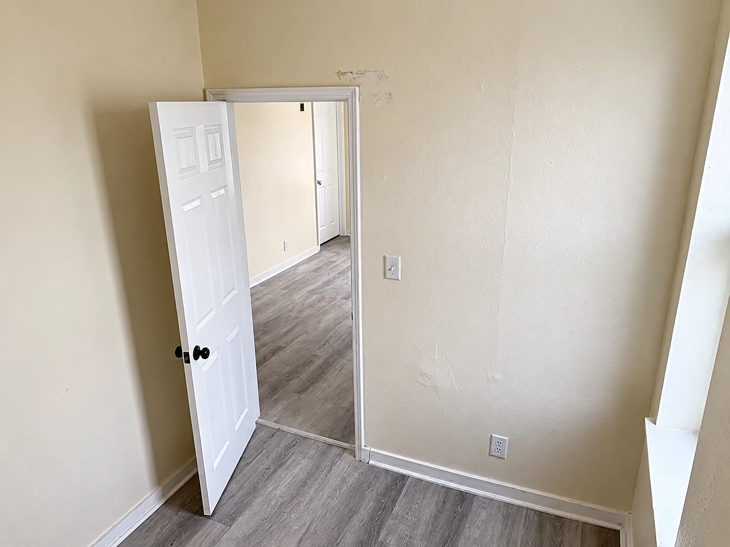 2 bed, 750 sqft, $1,275 — Photo 3