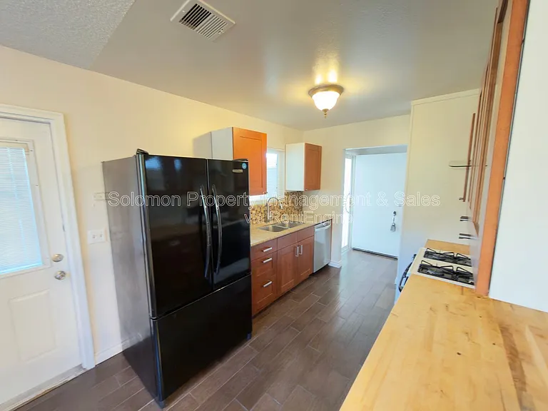 4078 Marvin St — Photo 3